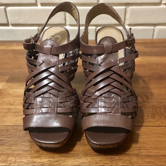 Jessica Simpson “Delano” Brown Platform Heels 7.5 - Picture 3 of 6